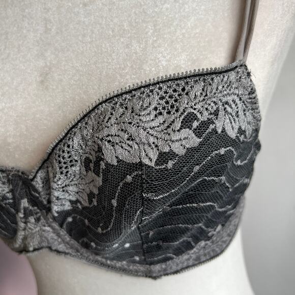 Wacoal Gray Lace Bra 34D, Classic Minimalist Luxury Intimates‎ - Picture 2 of 4